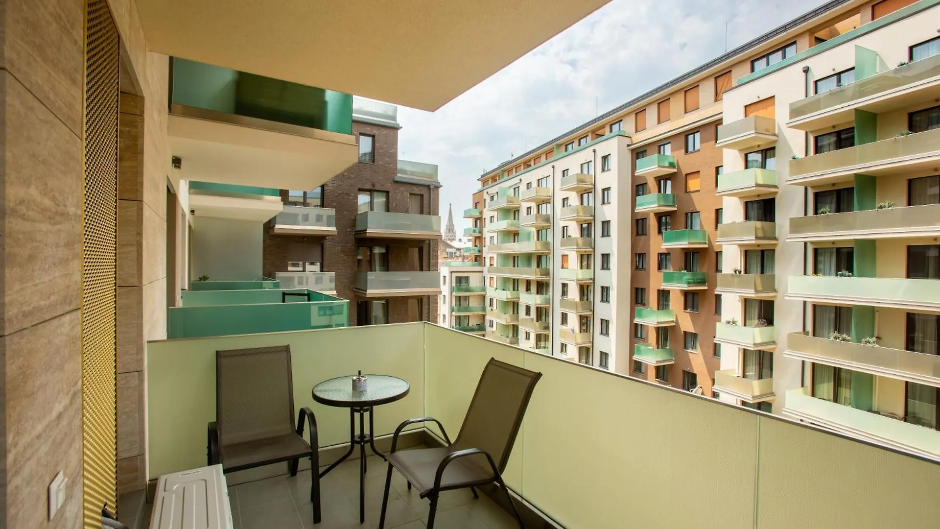 Apartment Corvin Cozy In The City Center Budapest